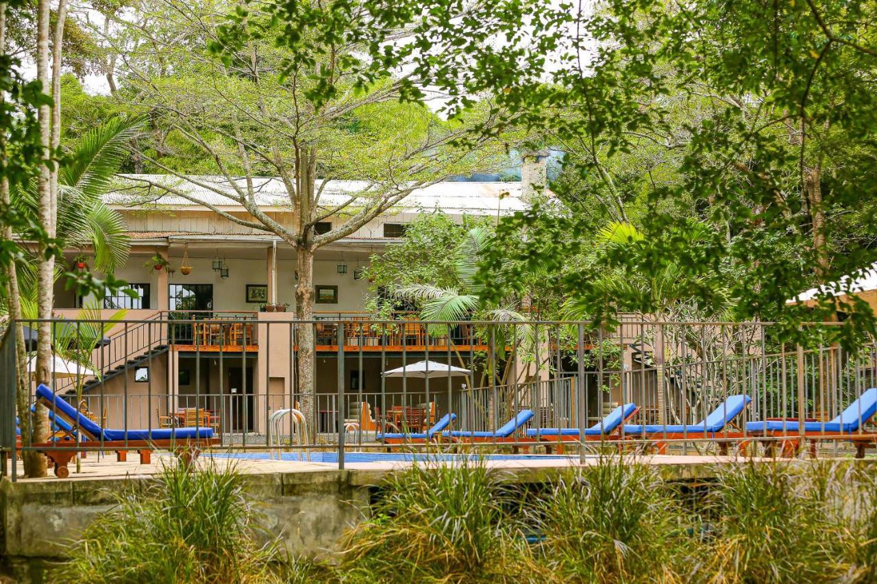 Mbugwe Lodge Arusha Buitenkant foto